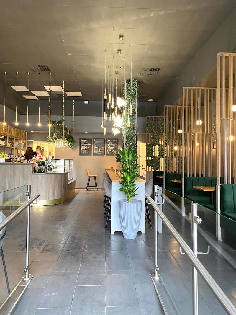 Cafe Artella